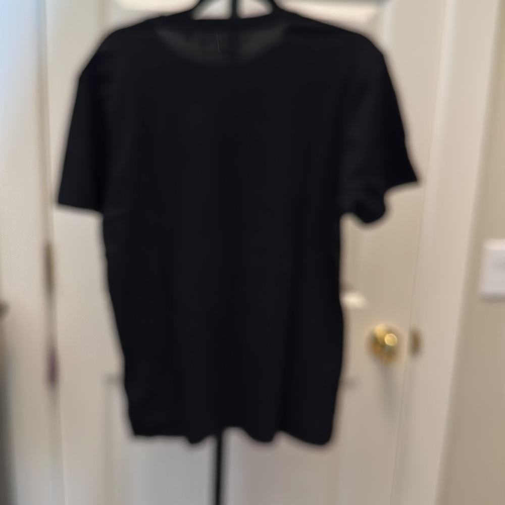 Guess - Mens RARE Graphic T-Shirt Black Tee Raised Lettering Fiery Logo - Picture 11 of 16